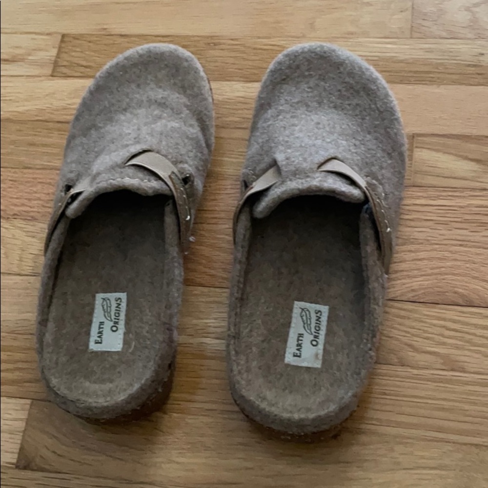 Earth Origins Clogs - Picture 5 of 10